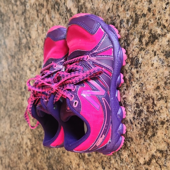 Toddler Girls New Balance Shoes - Size 10.5 - Picture 3 of 7